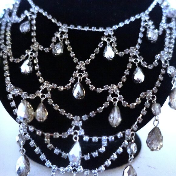 Silver Tone Teardrop Dangle Rhinestones Necklace - Picture 6 of 6
